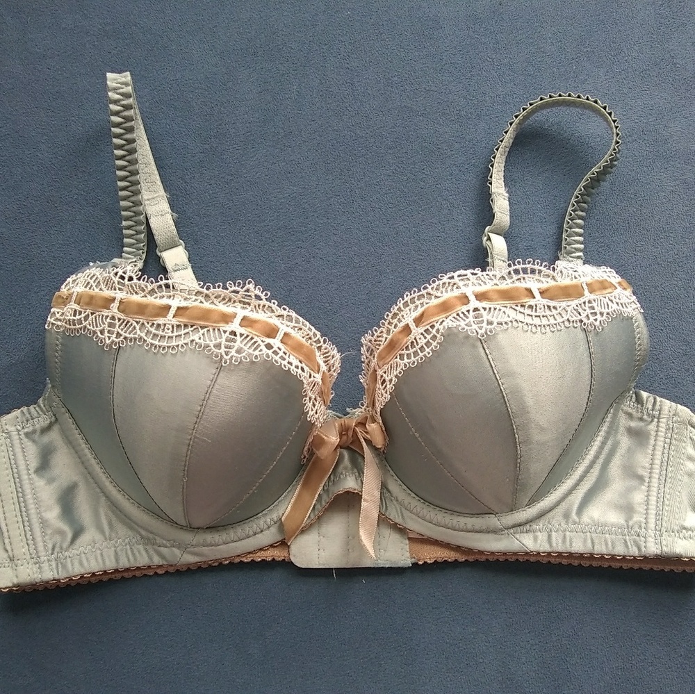 Beautiful Eblin bra